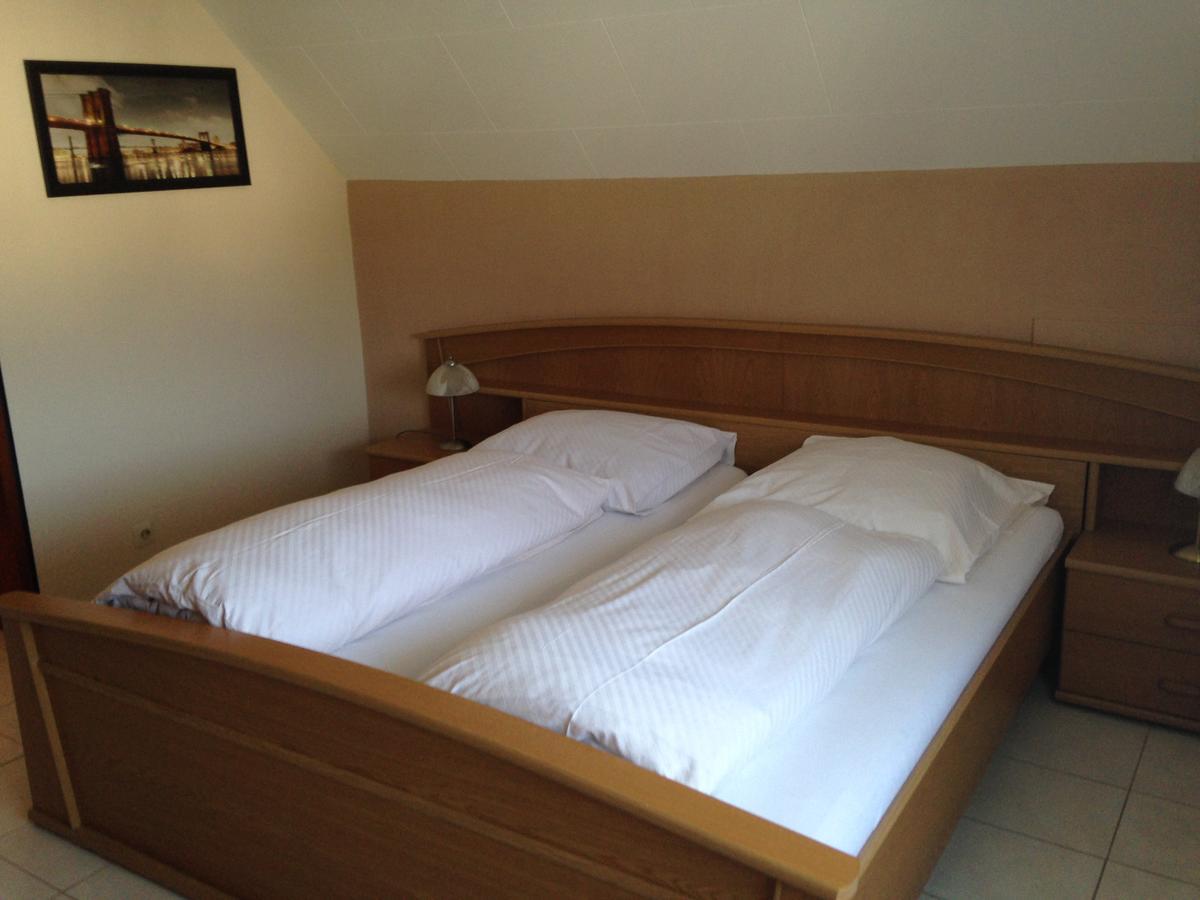 Hotel Gasthof Ratstube Kirchheim unter Teck Esterno foto