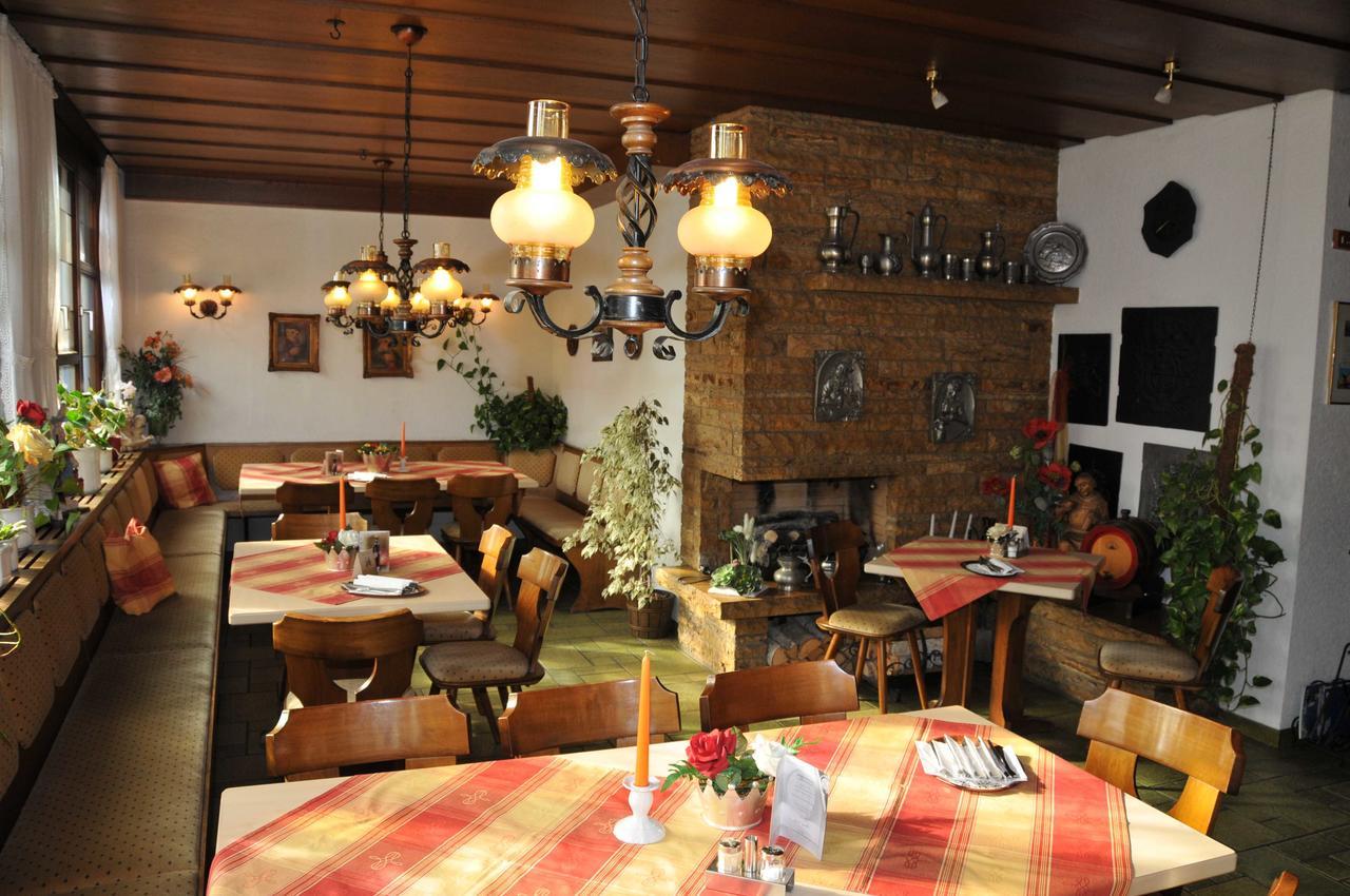 Hotel Gasthof Ratstube Kirchheim unter Teck Esterno foto